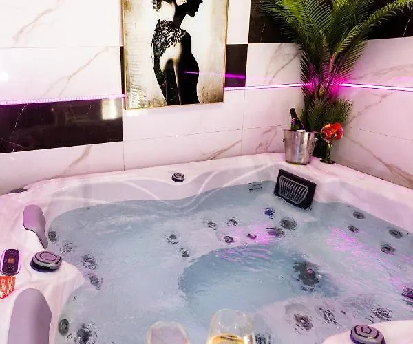 アパート Zolla Dubrovnik- Hot Tub And Free Parking ドゥブロブニク